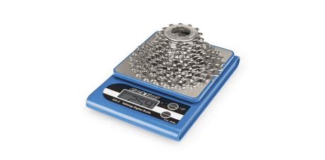 leichtes Fahrrad, Gewicht Kassette auf Waage