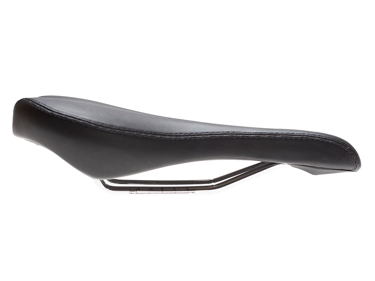Curve Race Saddle - Black