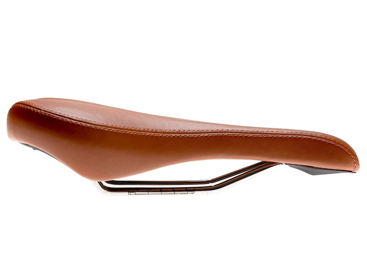 Curve Race Saddle - Honey Brown