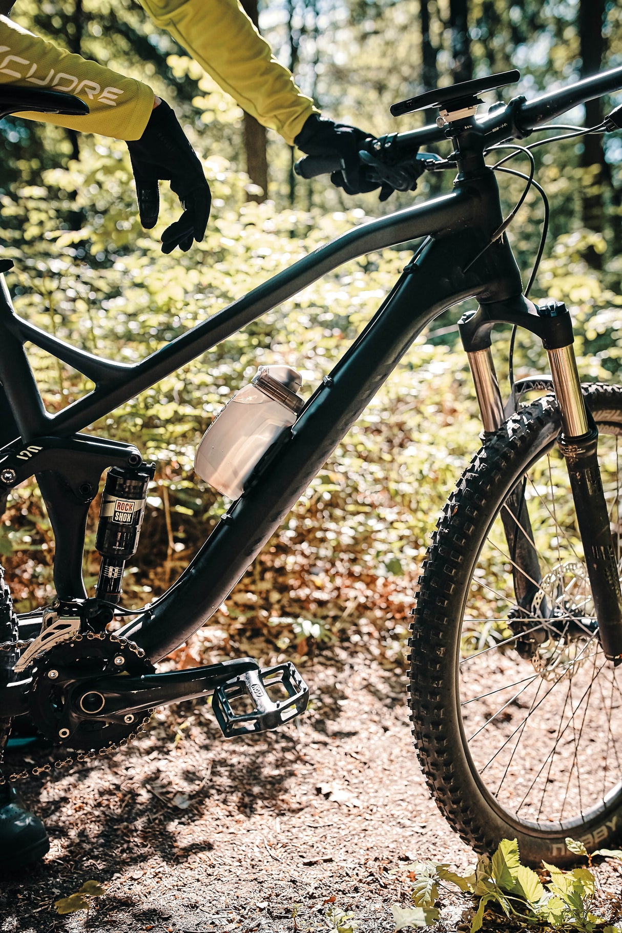 TWIST Bottle 450 + Bike Base Set - transparent black