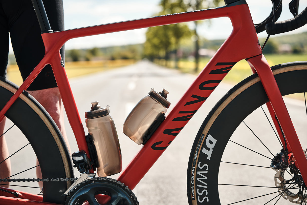 TWIST Bottle 590 + Bike Base Set - transparent black