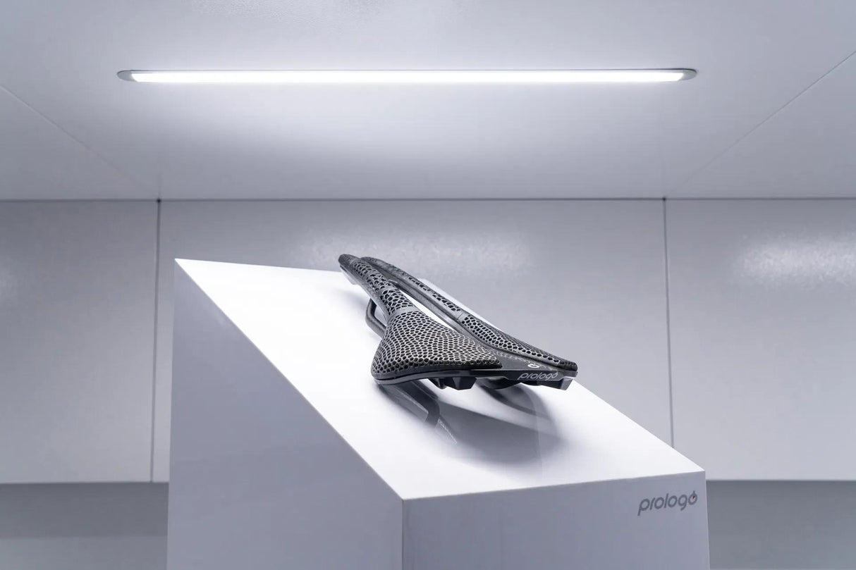 Sillín Nago R4 PAS 3D, 245x137mm, Nack - negro