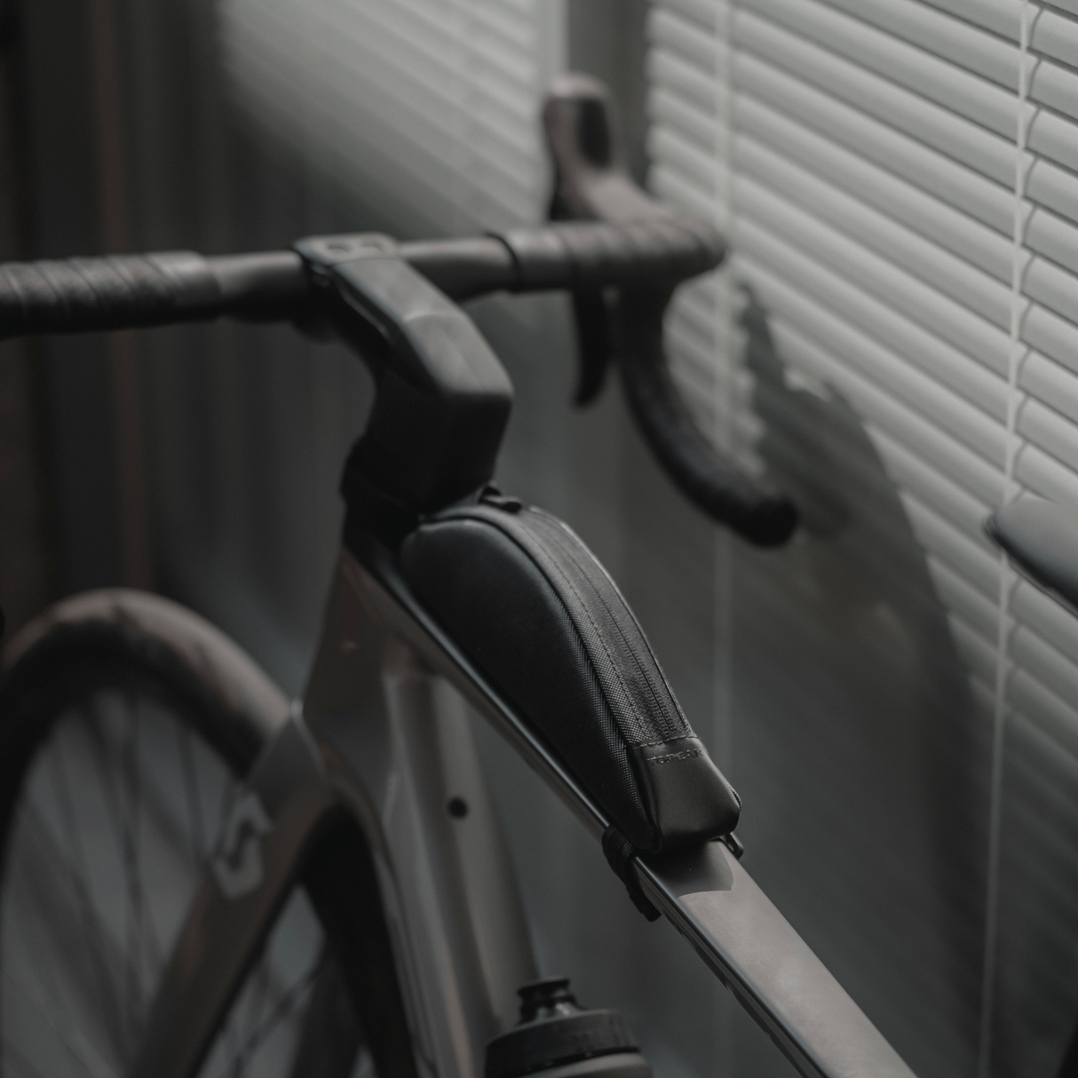 FastFuel Bag Essential, Black