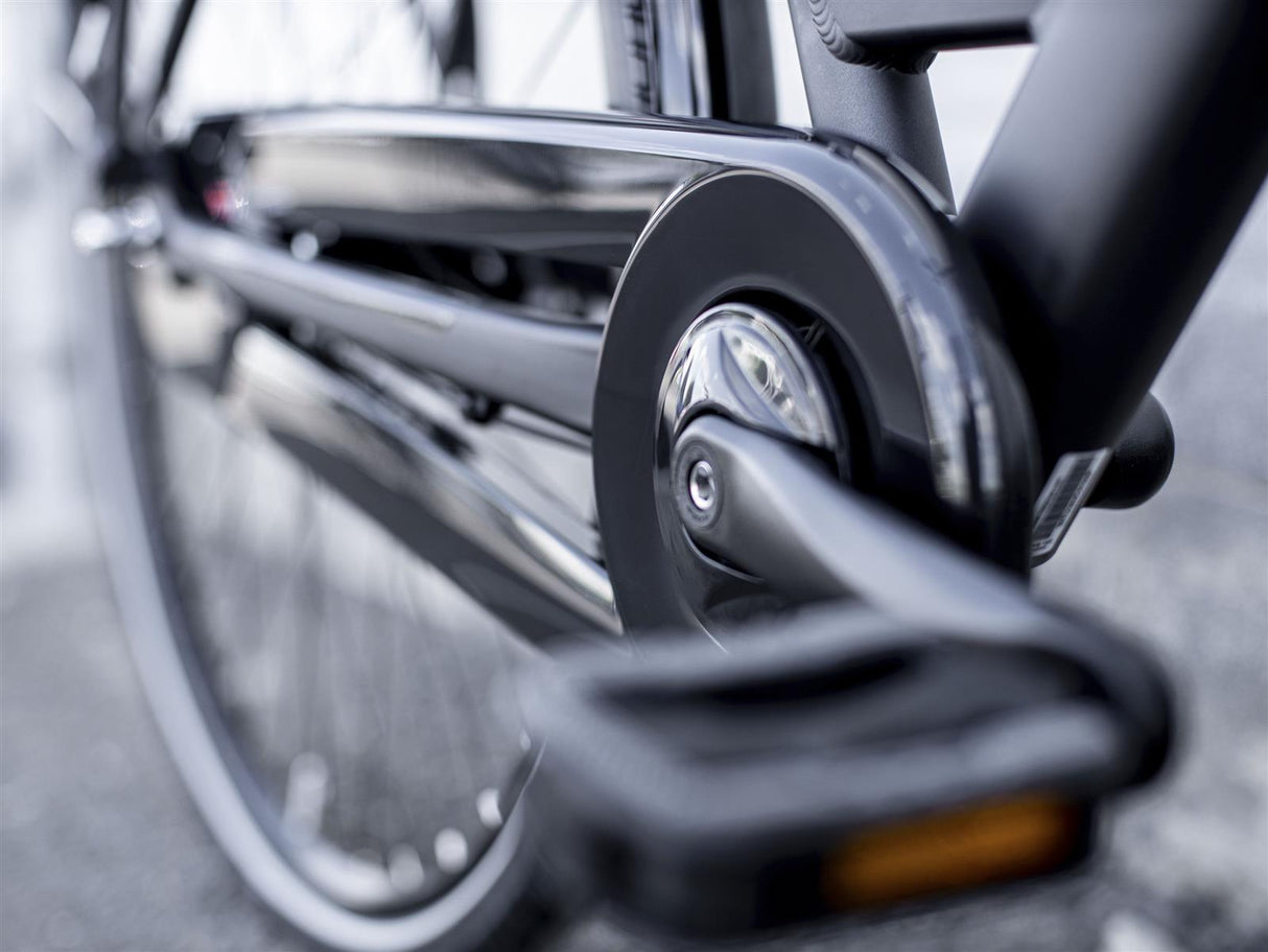 District 1 EQ Lowstep Matte Dnister Black