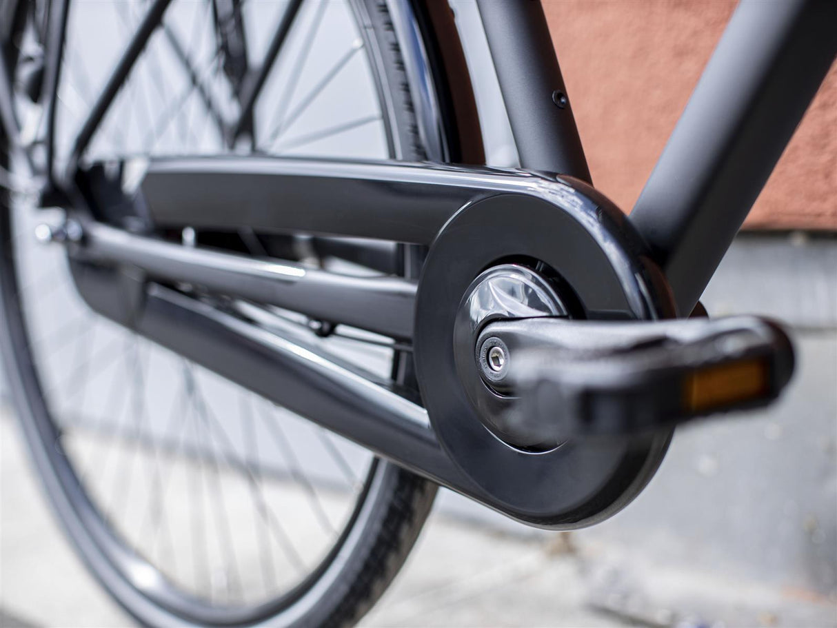 District 1 EQ Matte Dnister Black