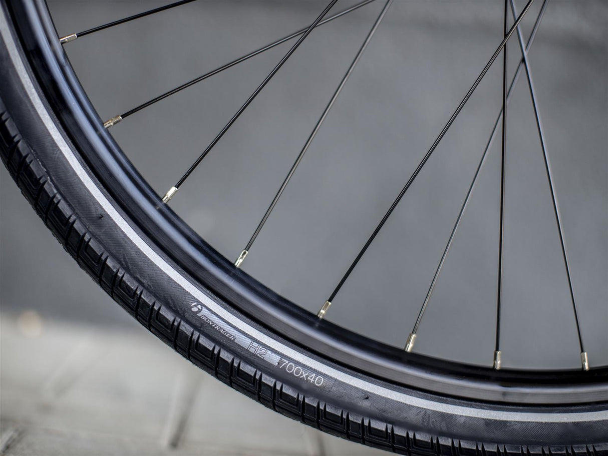 District 2 EQ Lowstep Lithium Grey