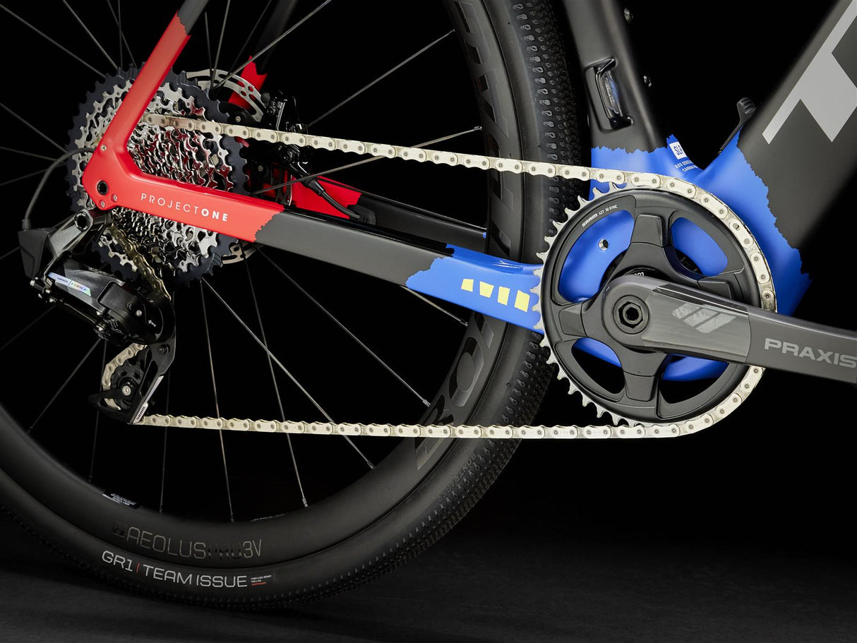 Domane+ SLR 7 AXS Matte Trek Black 360Wh