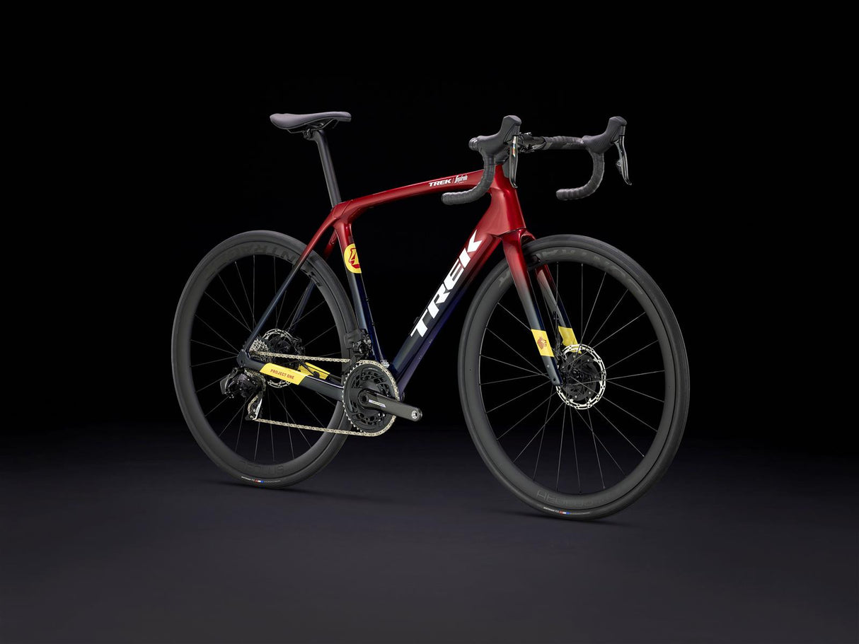 Domane SLR 7 AXS Metallic Red Smoke to Blue Smoke Fade