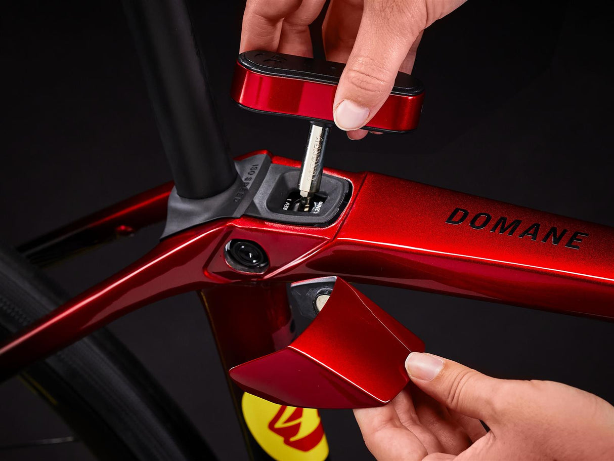 Domane SLR 7 AXS Metallic Red Smoke to Blue Smoke Fade