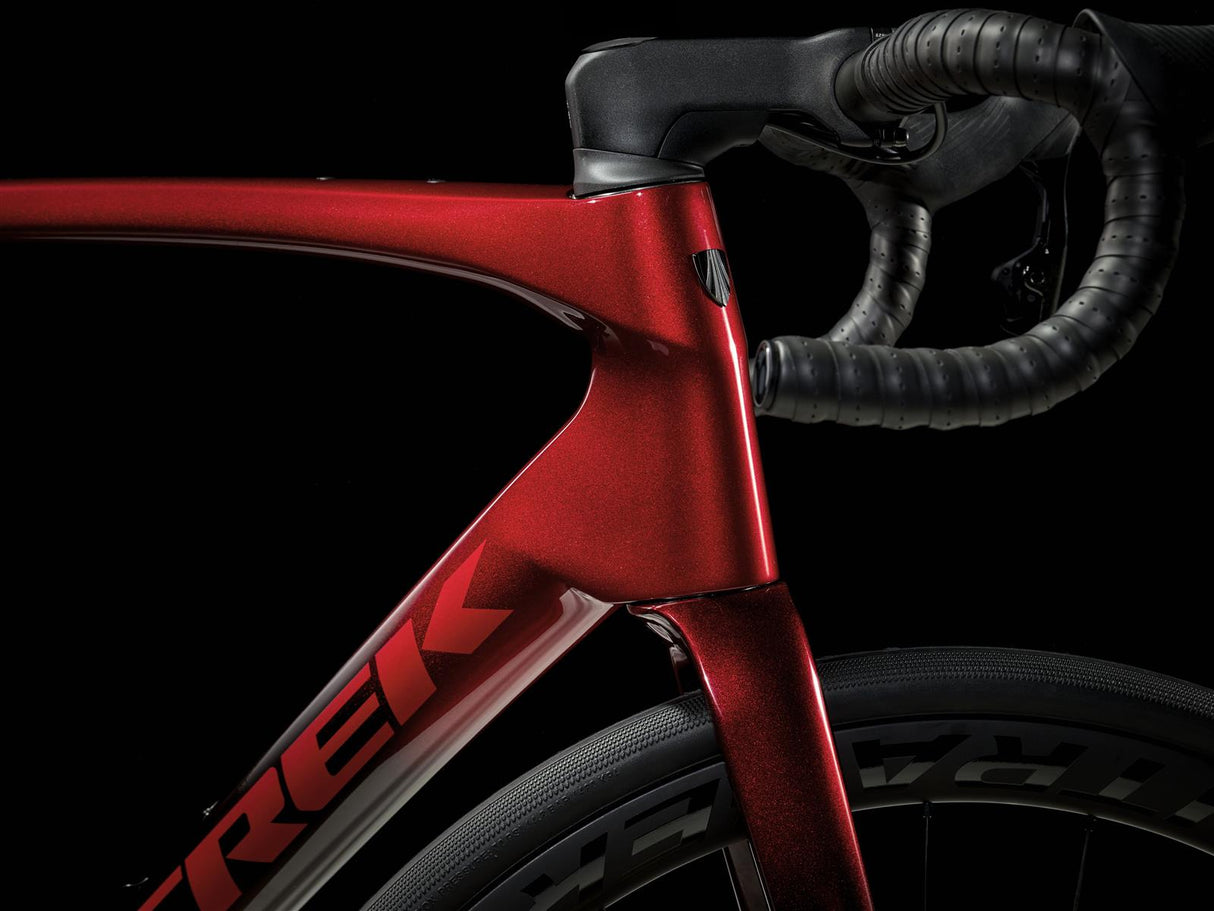 Domane SLR 7 AXS Metallic Red Smoke to Red Carbon Smoke
