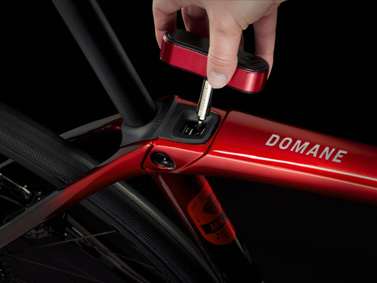 Domane SLR 7 AXS Metallic Red Smoke to Red Carbon Smoke
