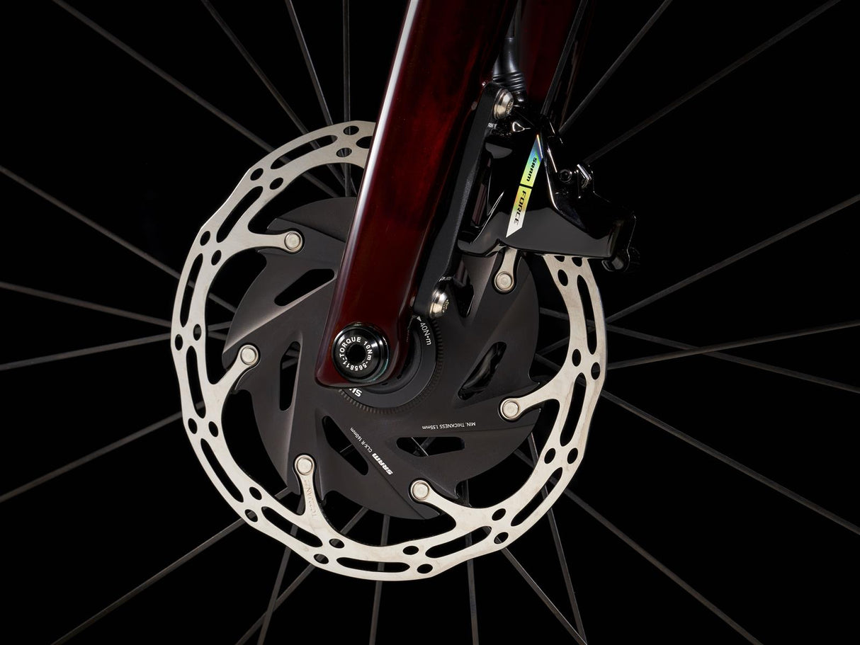 Emonda SLR 7 AXS Metallic Red Smoke to Red Carbon Smoke