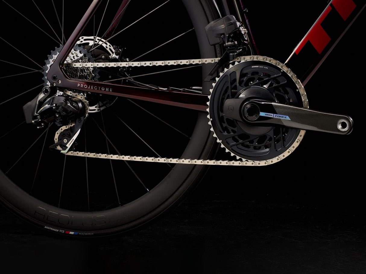 Emonda SLR 7 AXS Metallic Red Smoke to Red Carbon Smoke