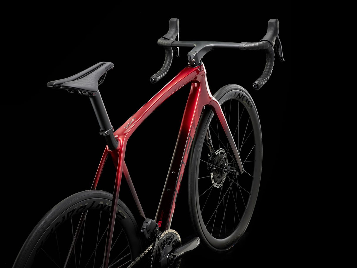 Emonda SLR 7 AXS Metallic Red Smoke to Red Carbon Smoke
