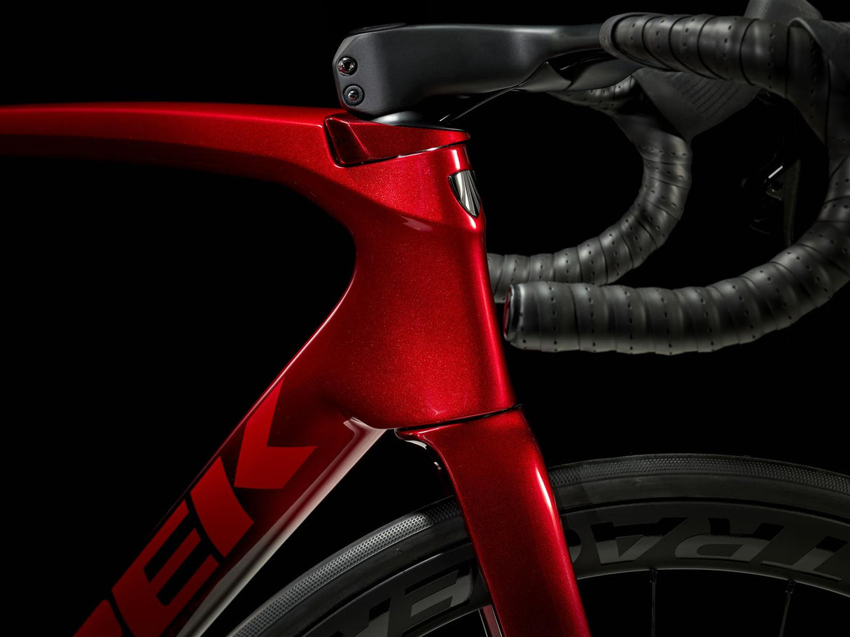 Emonda SLR 7 AXS Metallic Red Smoke to Red Carbon Smoke