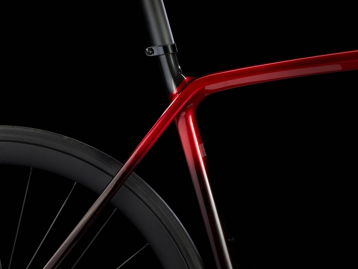 Emonda SLR 7 AXS Metallic Red Smoke to Red Carbon Smoke