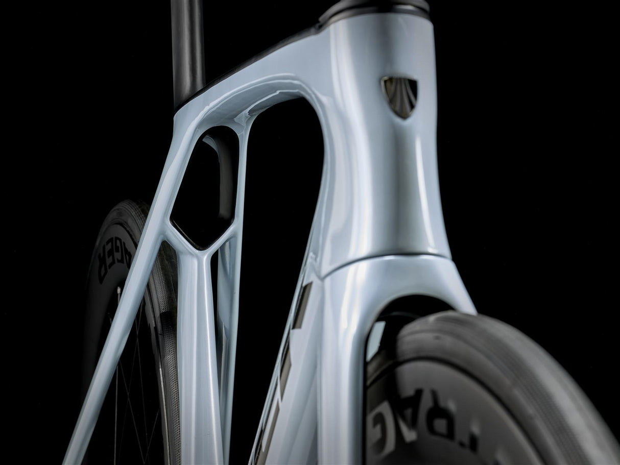 Madone SL 7 Plasma Grey Pearl