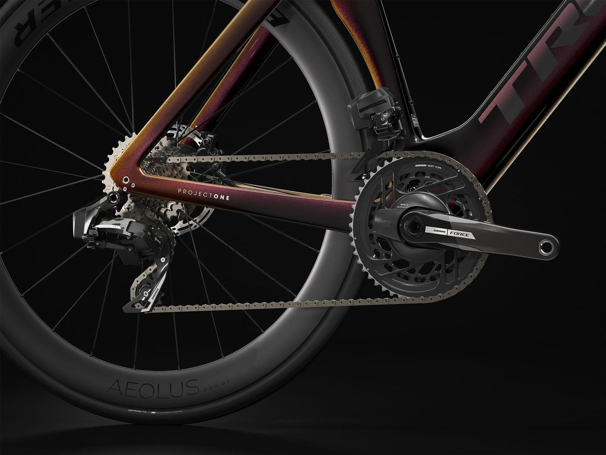 Madone SLR 7 AXS Axinite Flip/Trek Black