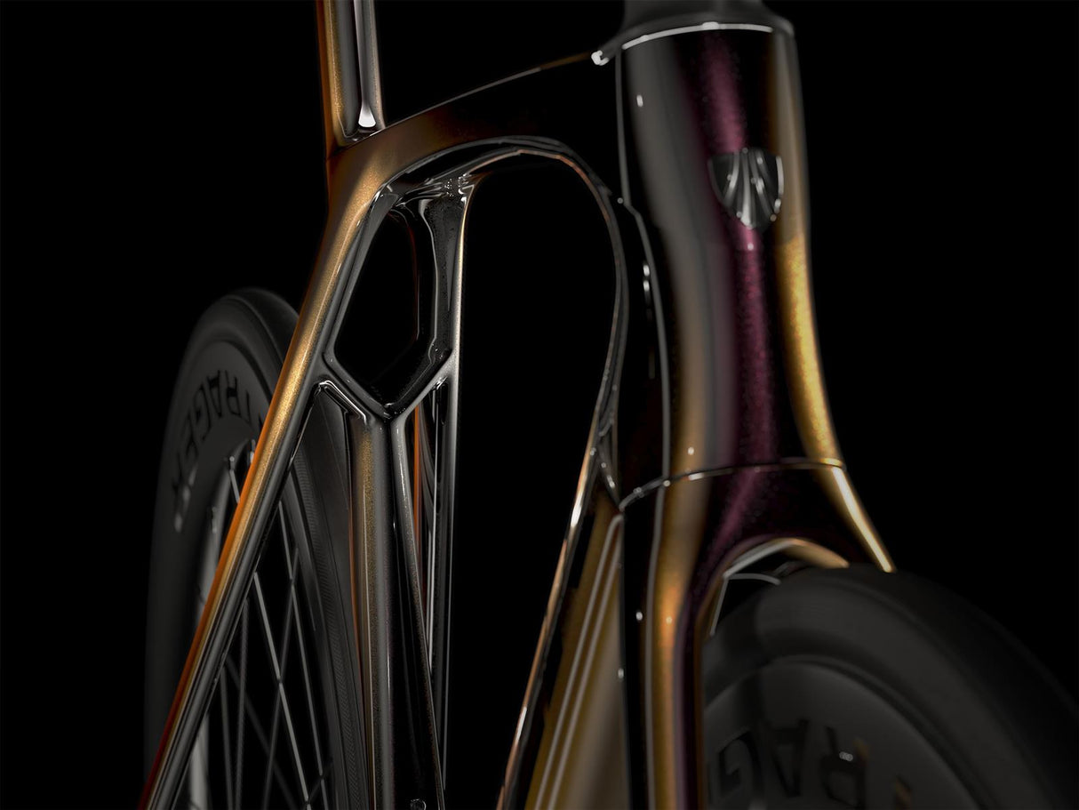 Madone SLR 7 AXS Axinite Flip/Trek Black