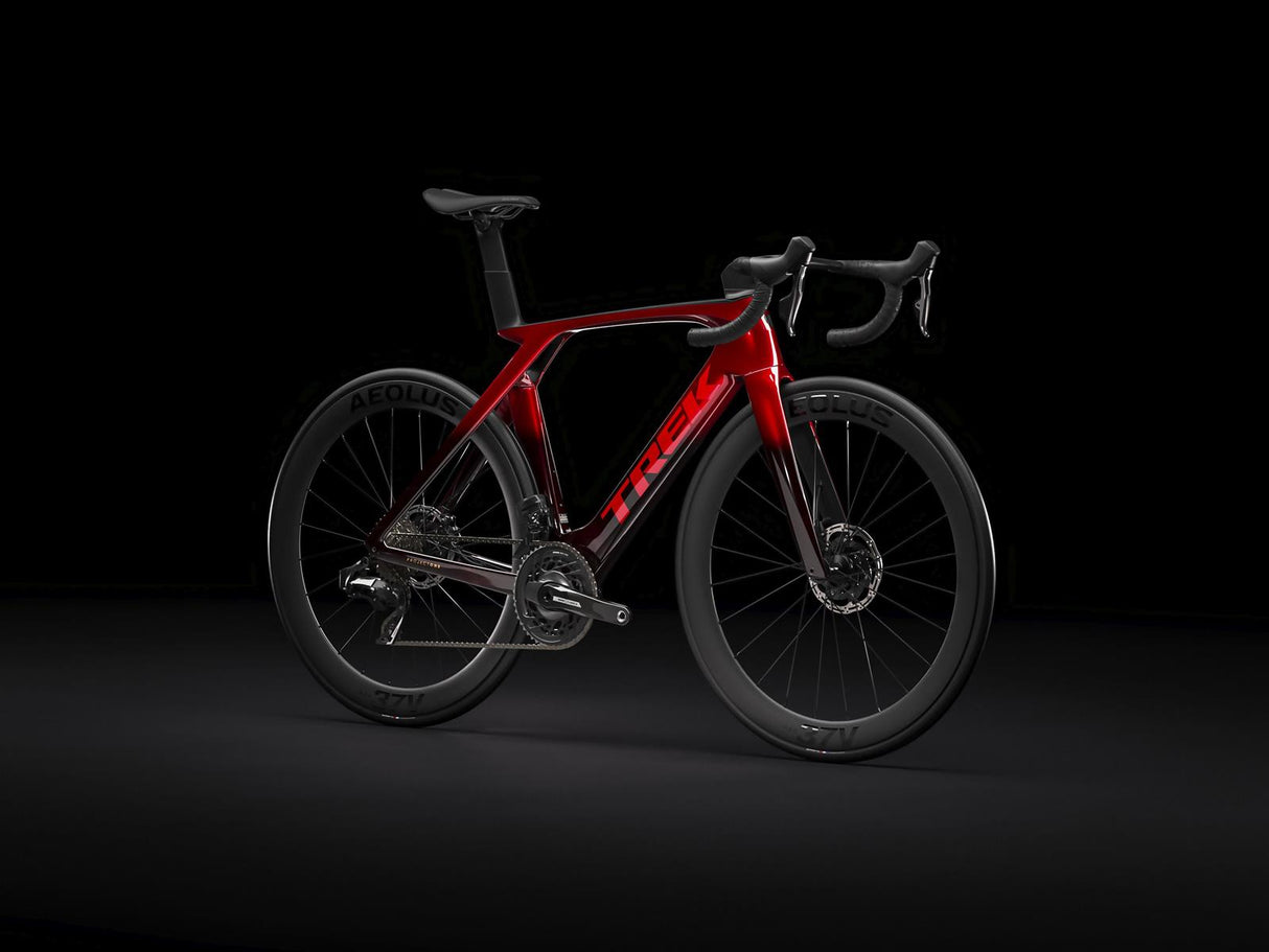 Madone SLR 7 AXS Metallic Red Smoke to Red Carbon Smoke