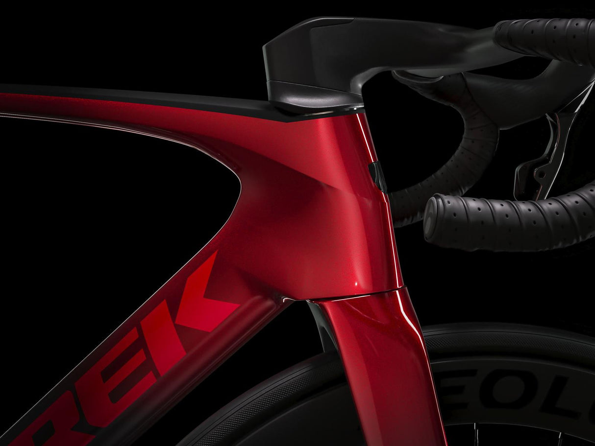 Madone SLR 7 AXS Metallic Red Smoke to Red Carbon Smoke