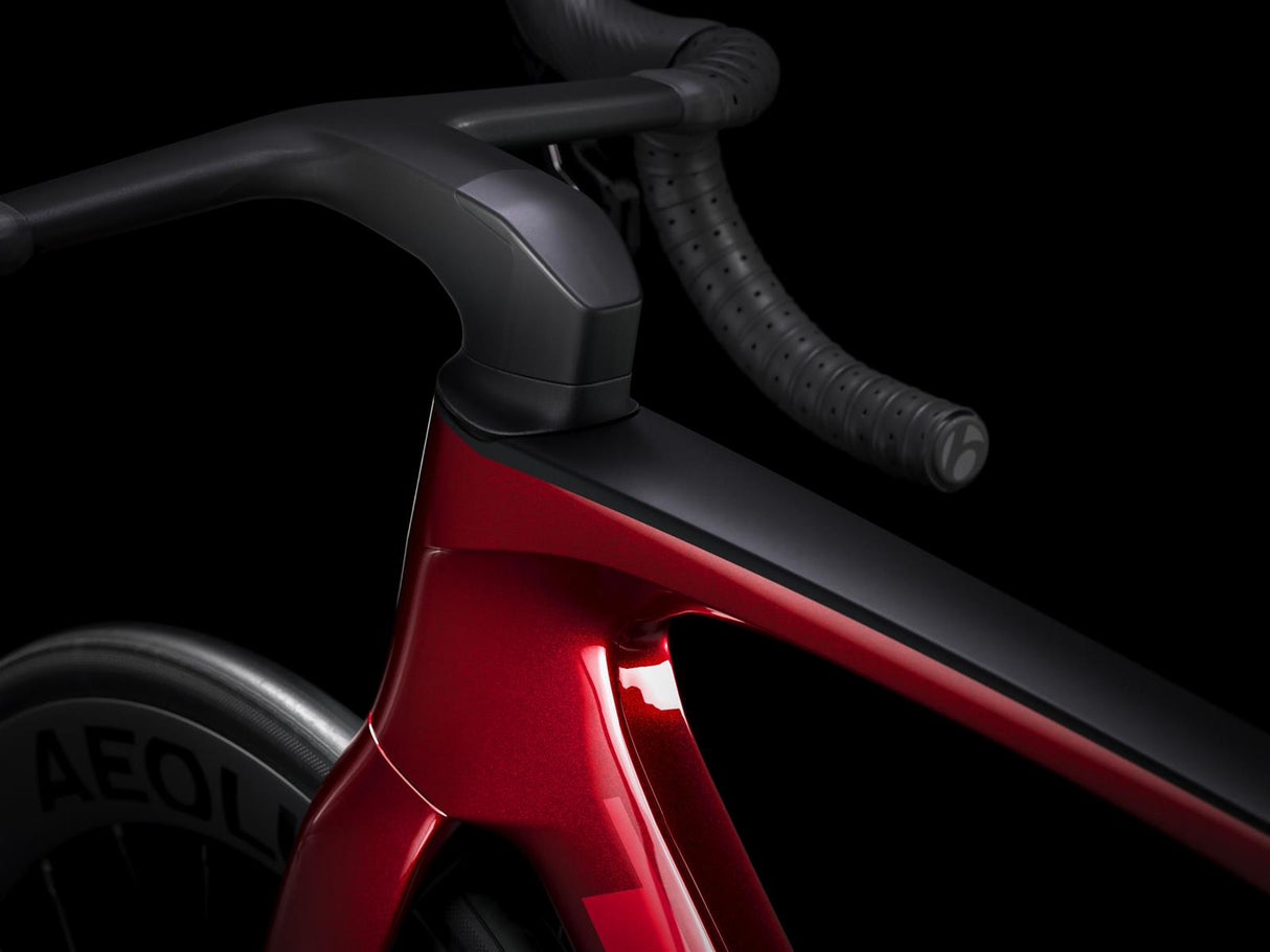 Madone SLR 7 AXS Metallic Red Smoke to Red Carbon Smoke
