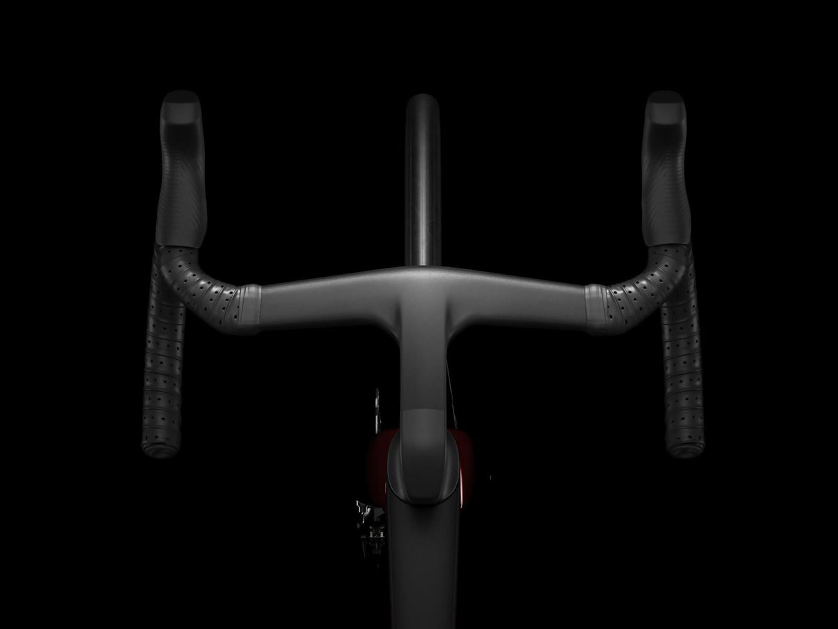 Madone SLR 7 AXS Metallic Red Smoke to Red Carbon Smoke