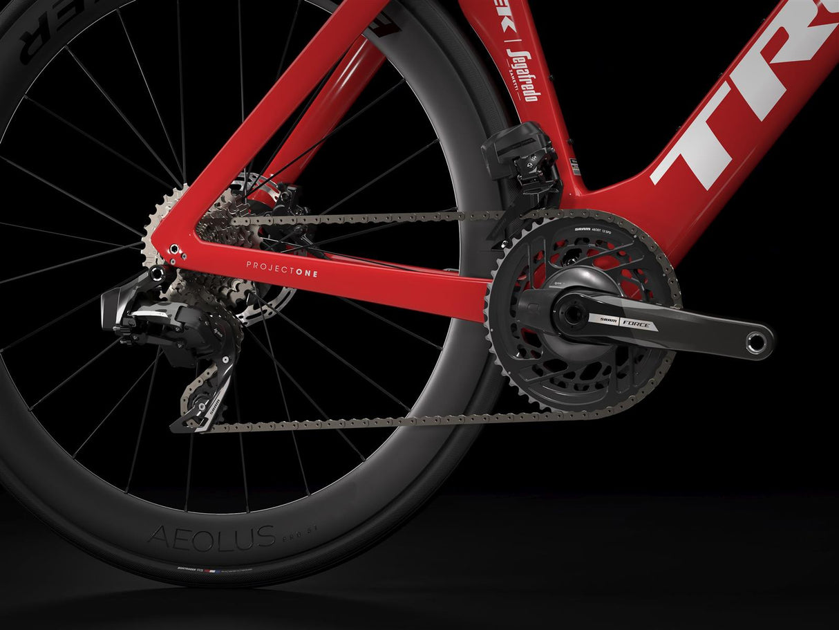 Madone SLR 7 AXS Viper Red