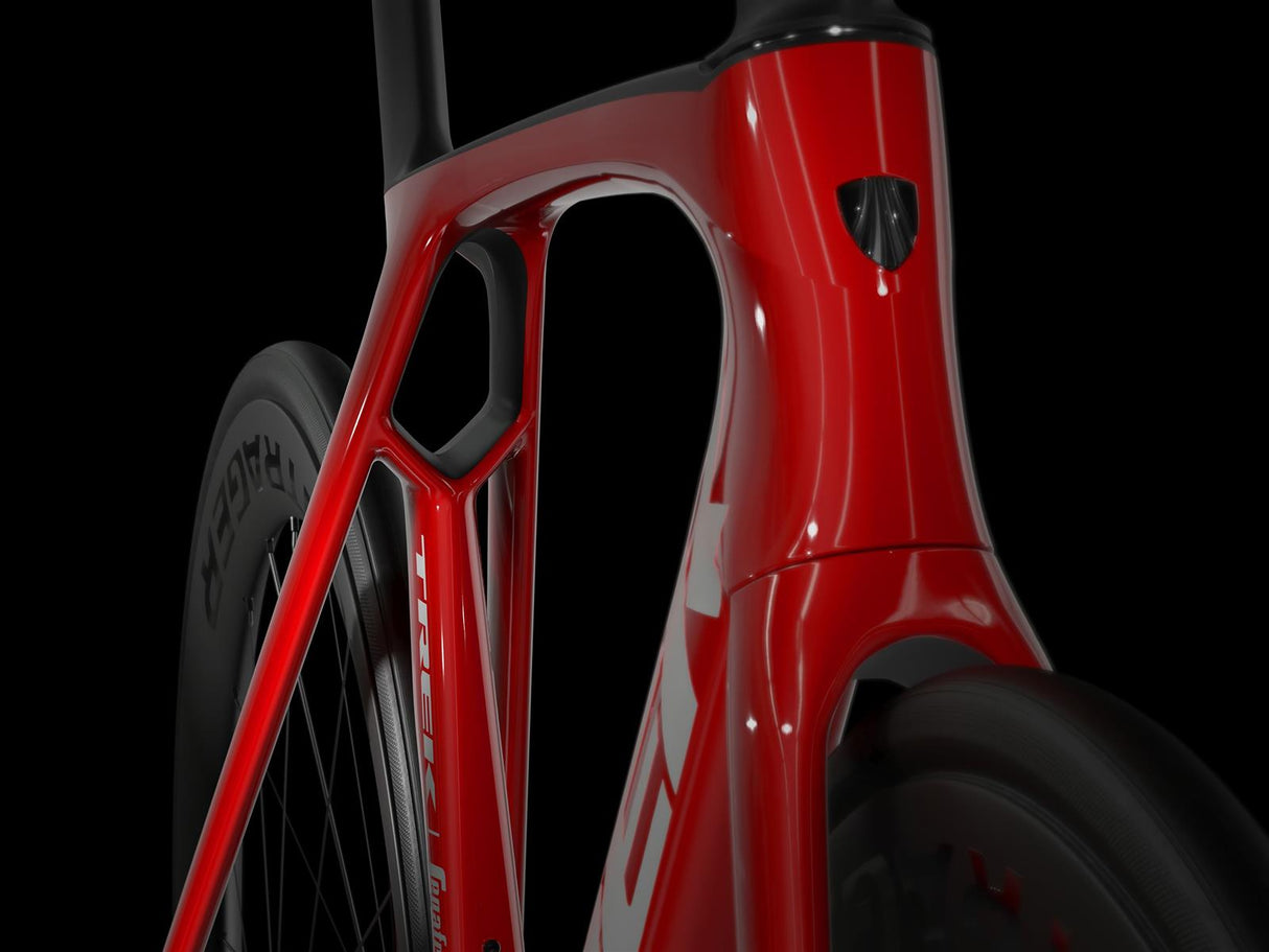 Madone SLR 7 AXS Viper Red
