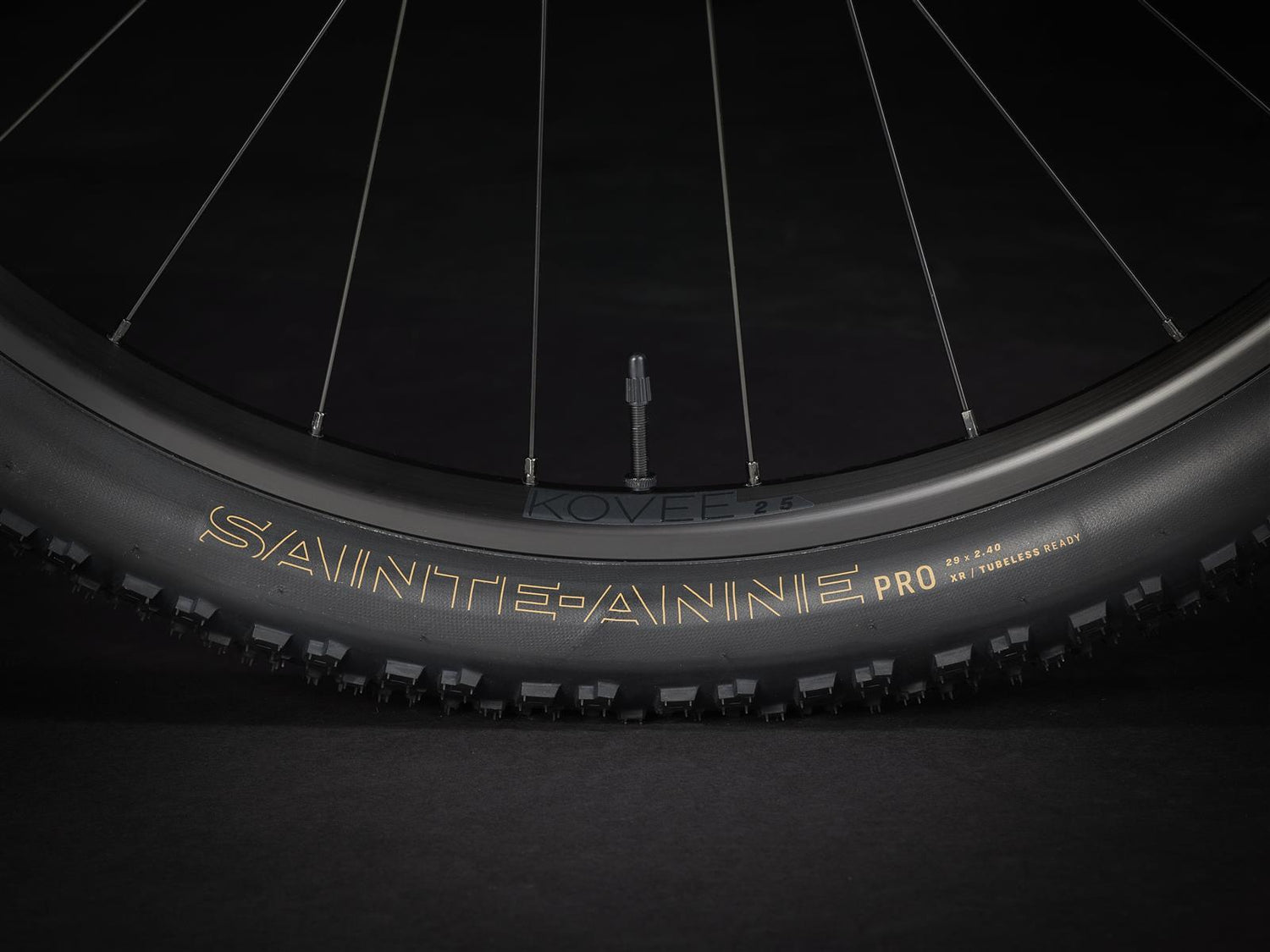 Procaliber 6 Satin Trek Black/Lithium Grey