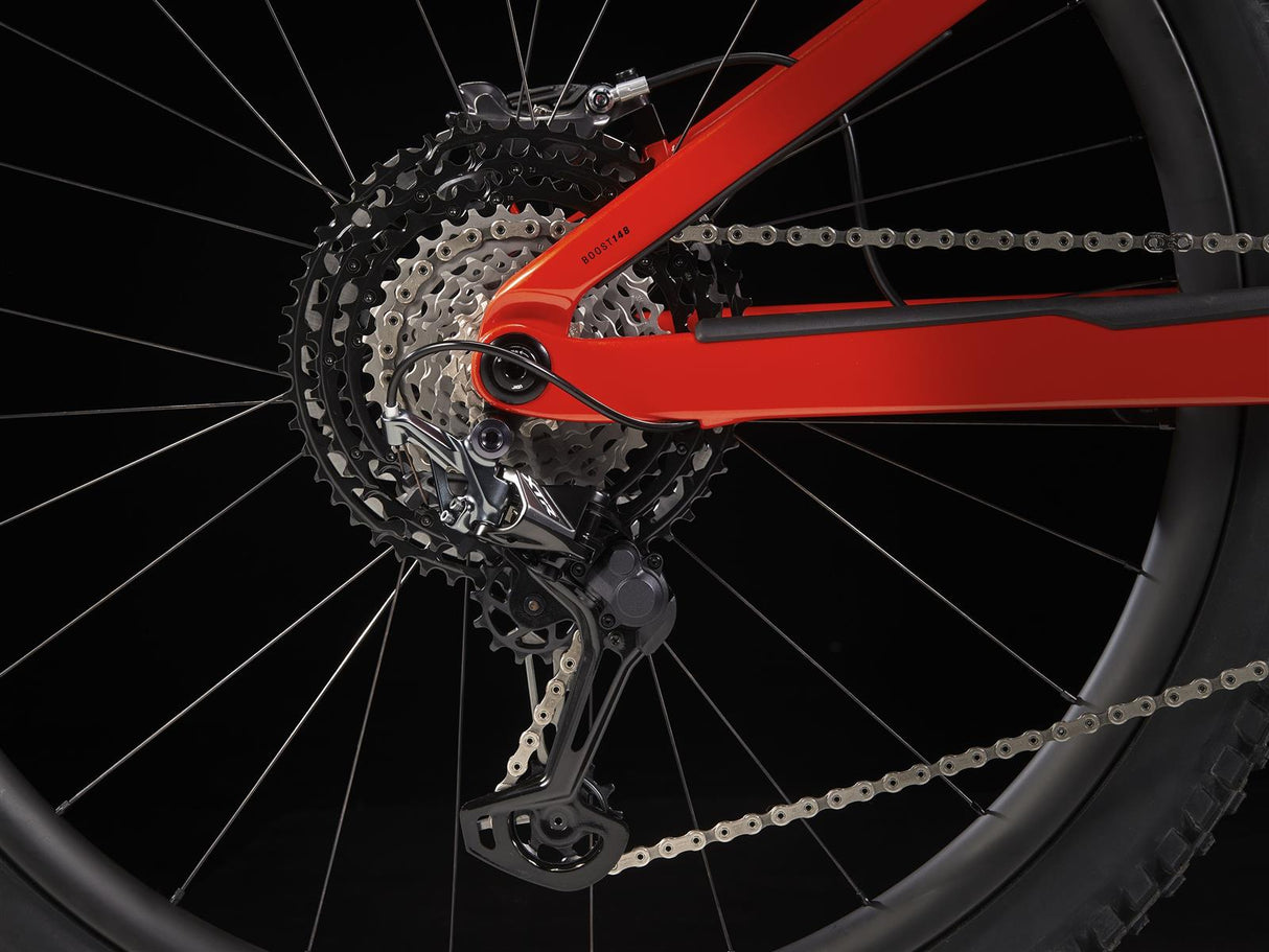 Rail 9.8 XT Lava 750Wh