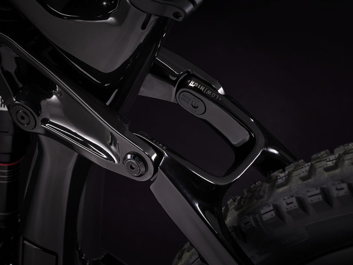 Rail 9.9 CXR Deep Smoke 750Wh