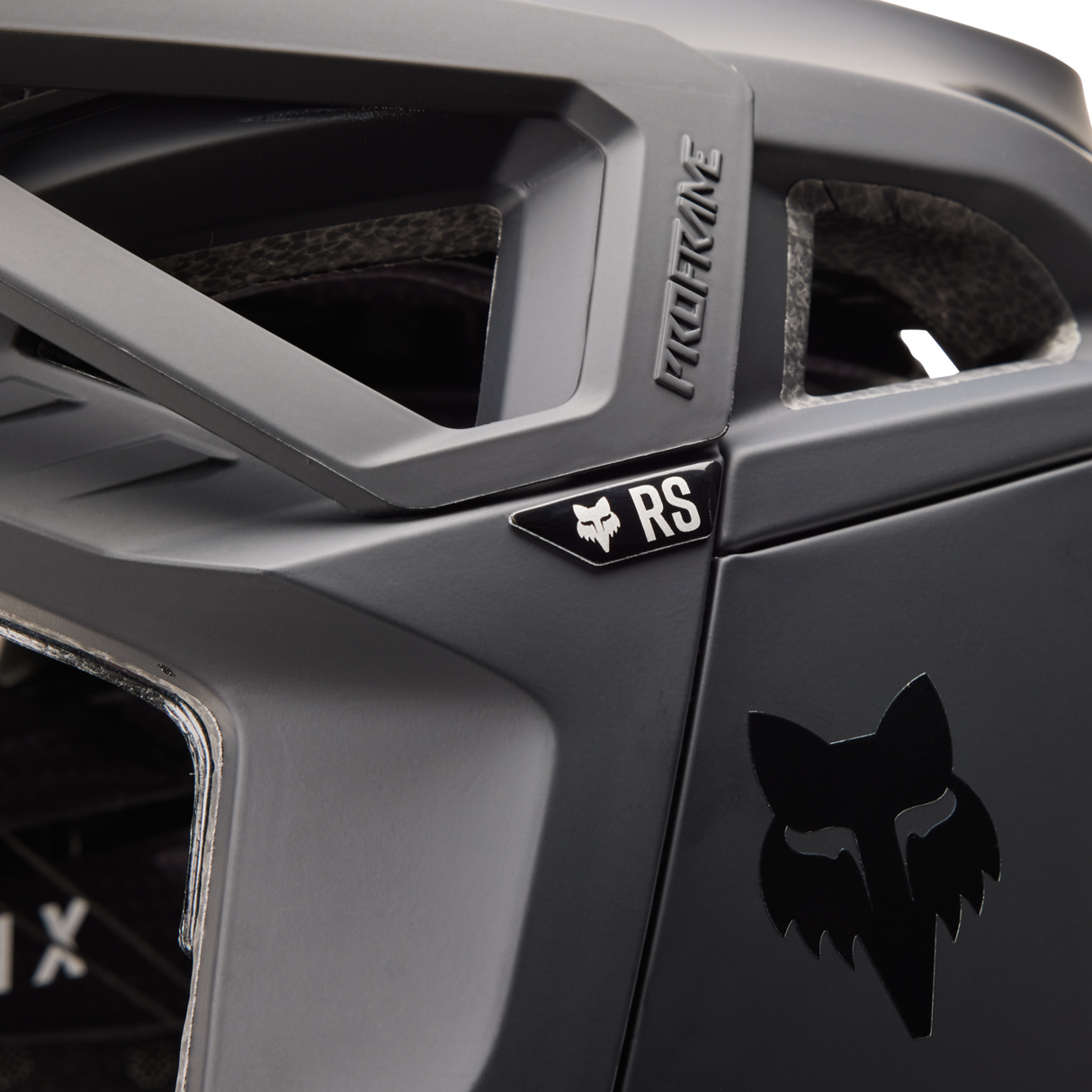 Proframe RS Helm CE - Matte Black Fox Racing