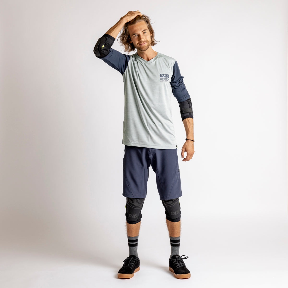Carve Evo Shorts - Blau iXS