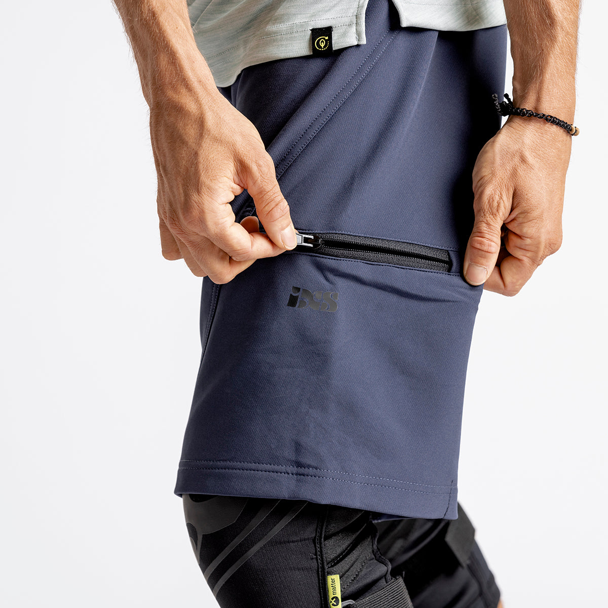 Carve Evo Shorts - Blau iXS