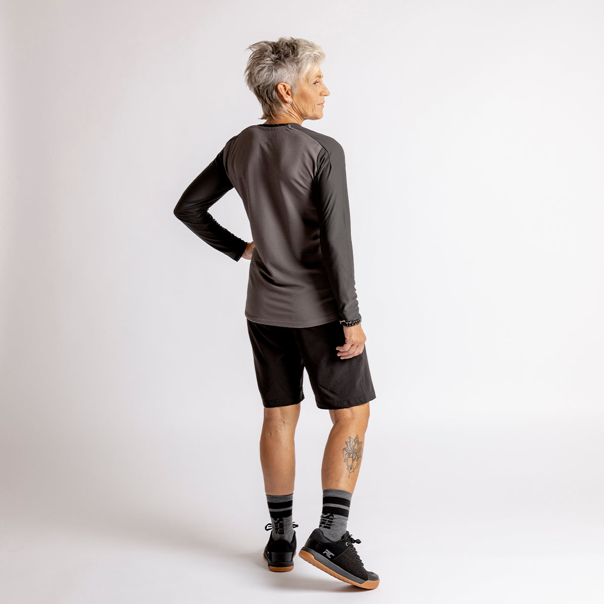 Flow XTG Women's Long Sleeve Henley - Graphite/Black iXS