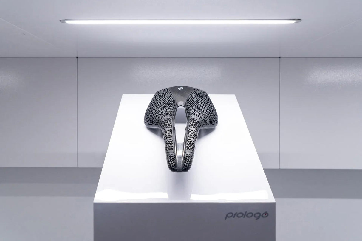 Sillín Nago R4 PAS 3D, 245x137mm, Nack - negro