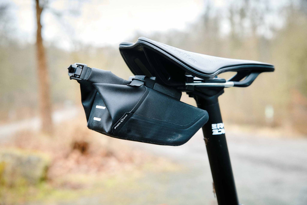 PINCLIP saddle bag S + saddle base, 400ml - black Fidlock
