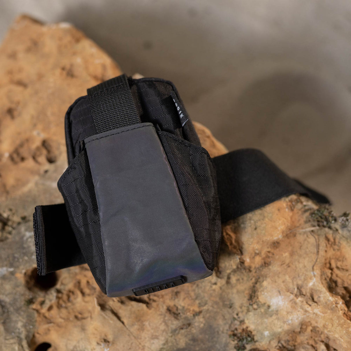 Saddle Bag Pouch Compact True Black
