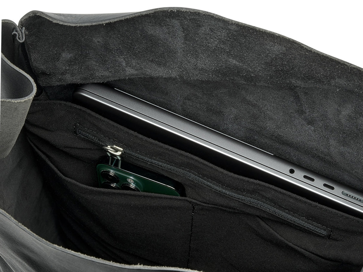 Pickwick Harte Ledertasche 26L - Schwarz