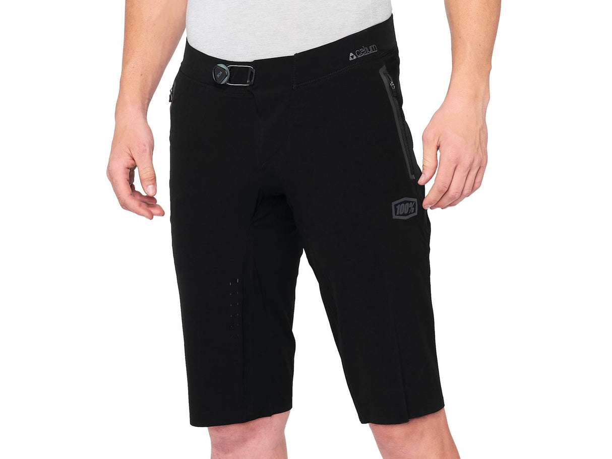 Celium Shorts - black