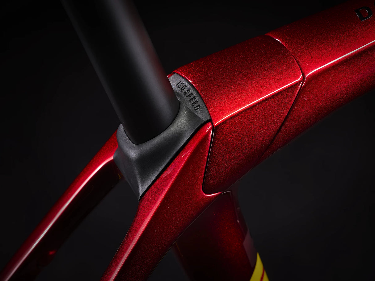 Domane SLR 6 eTap Gen 4 Metallic Red Smoke to Blue Smoke Fade