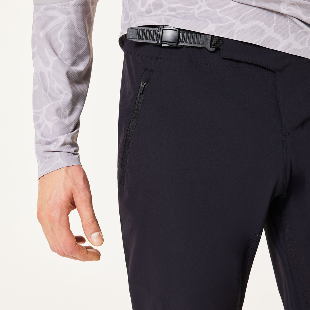 Seeker Airline Pant - Blackout