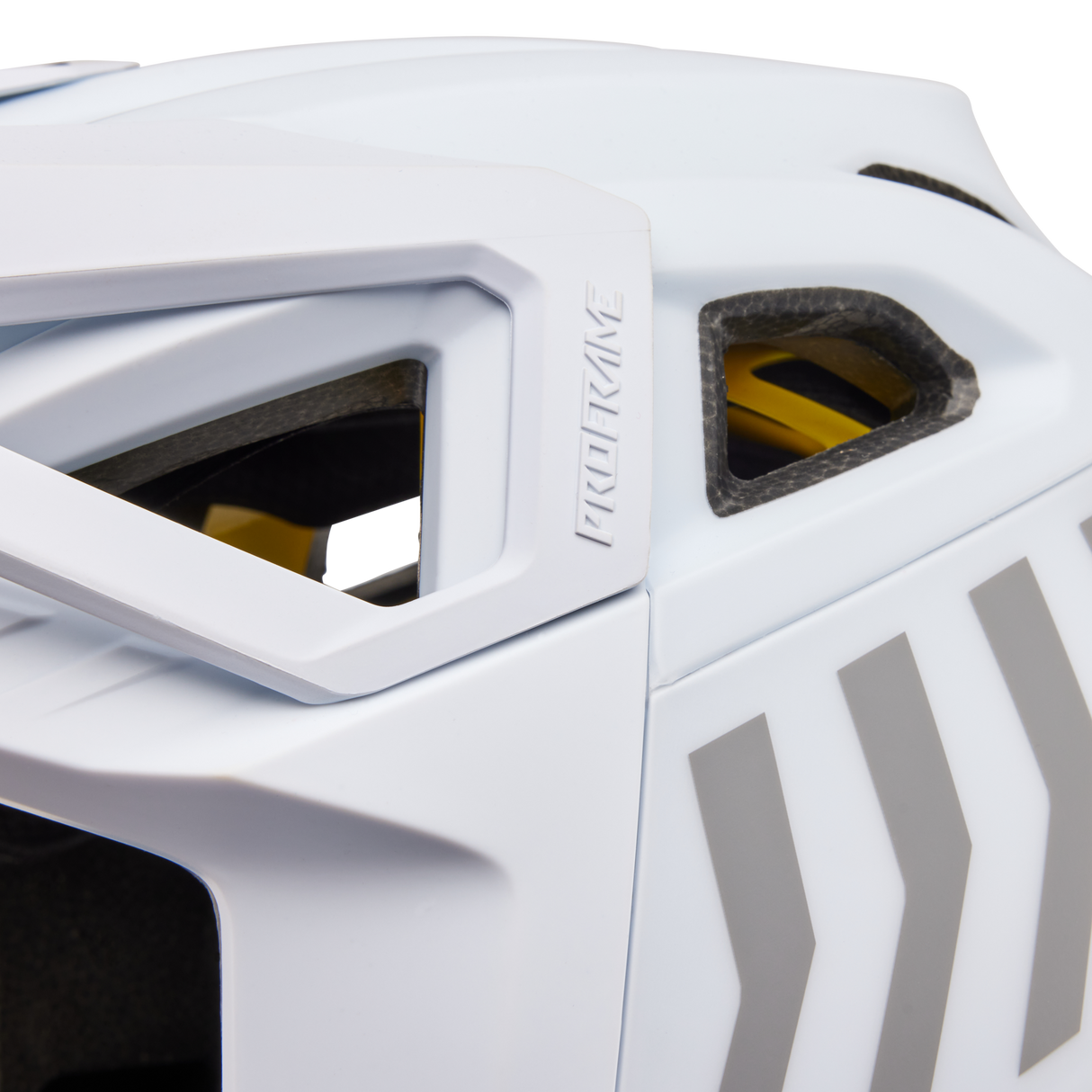 Proframe Helm CE Nace - White