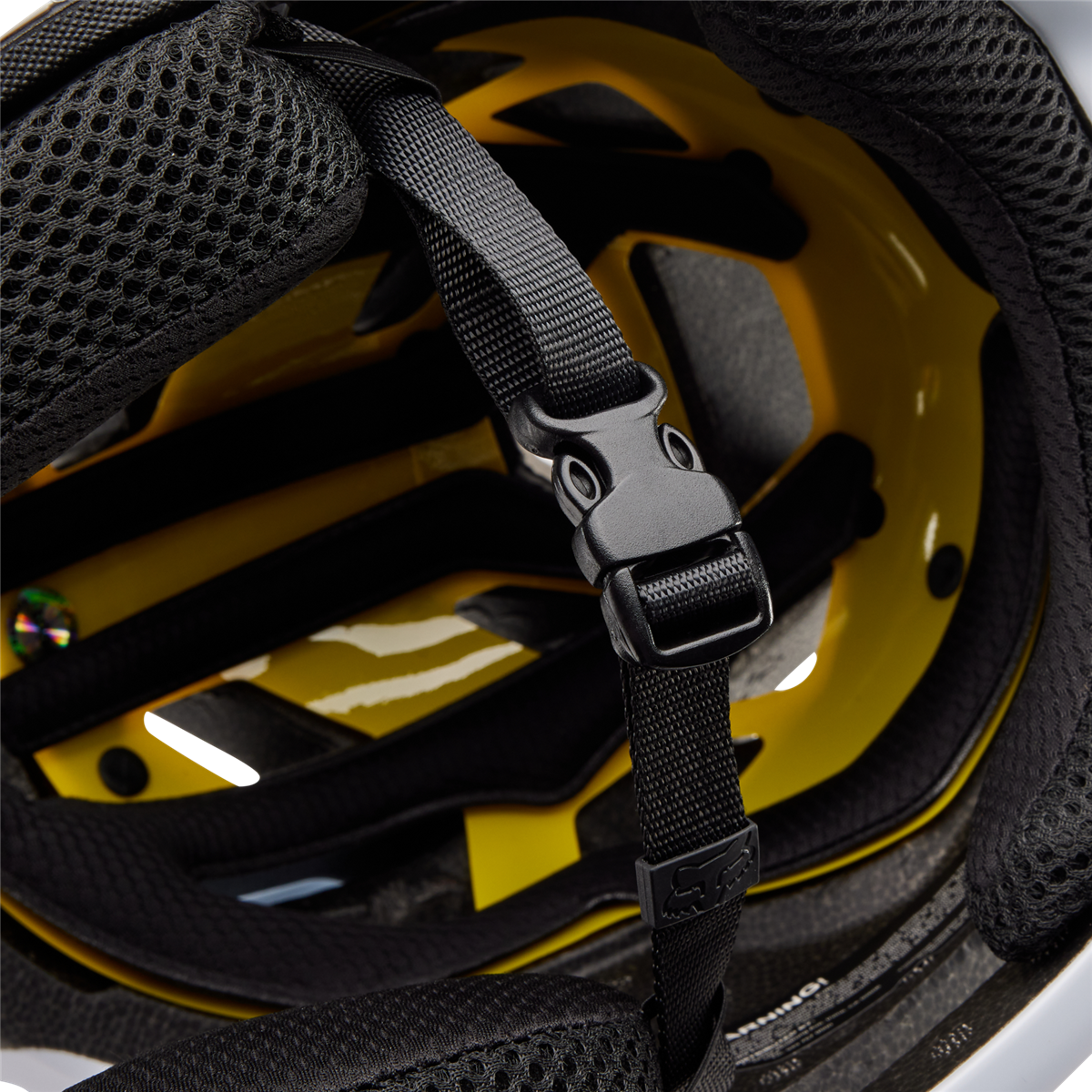 Proframe Helm CE Nace - White