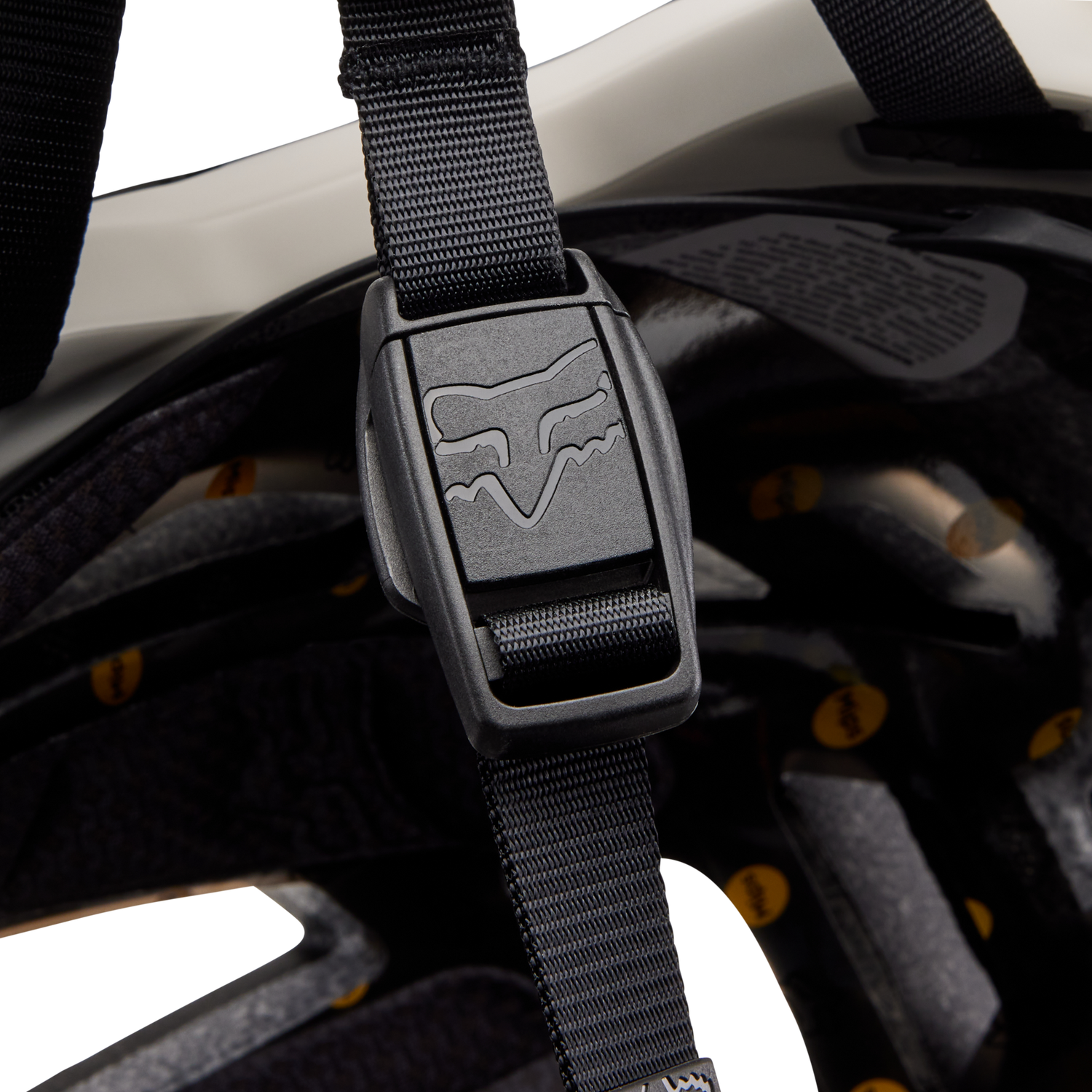 Speedframe Pro Helm CE Blocked - Vintage White