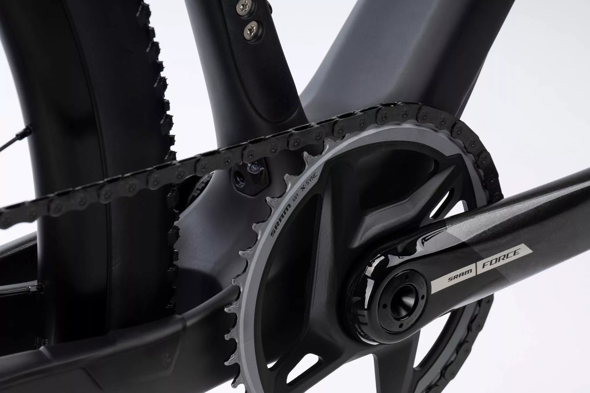 ASKET CF 30 - Raw carbon / silver