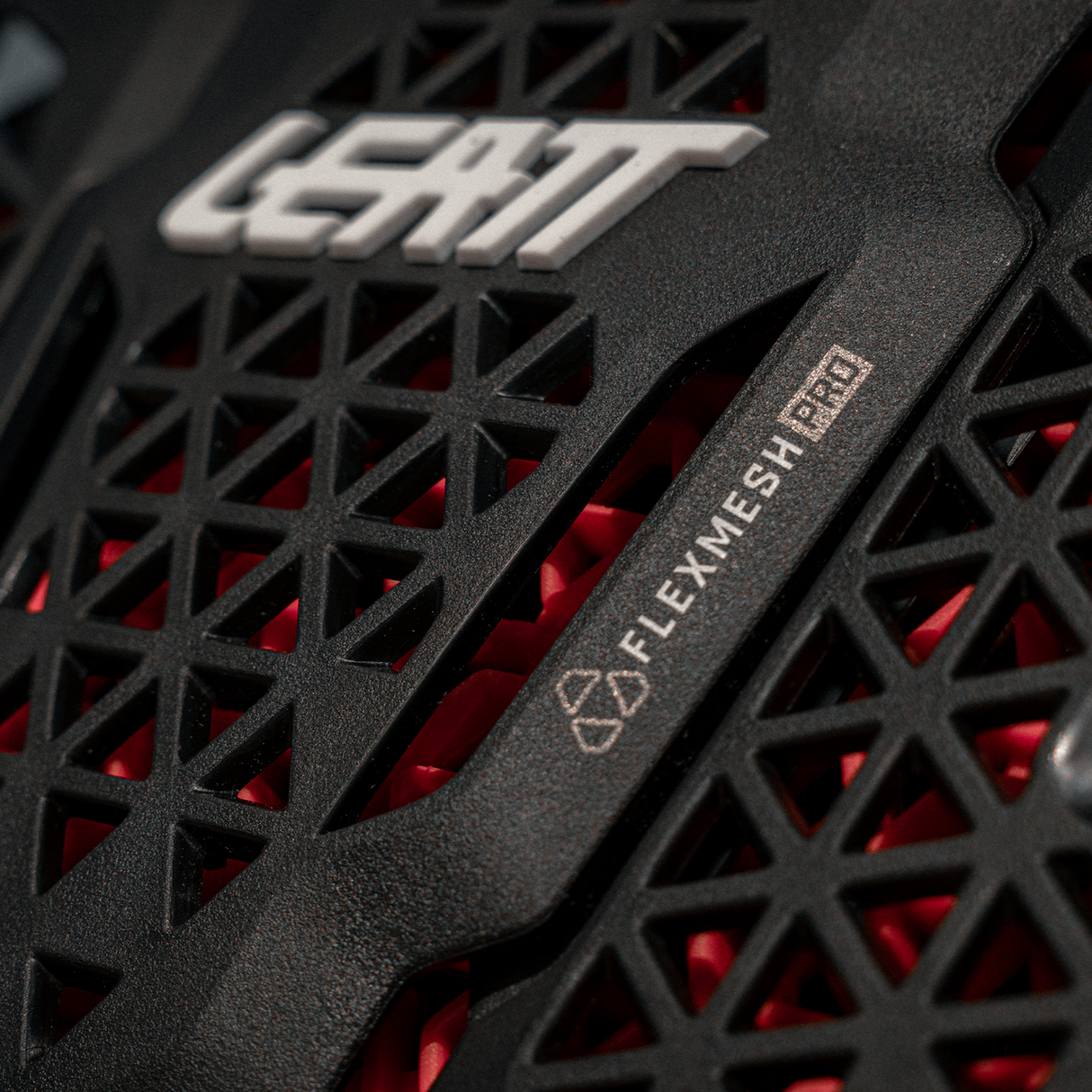 Chest Protector 4.5 Hybrid - Black