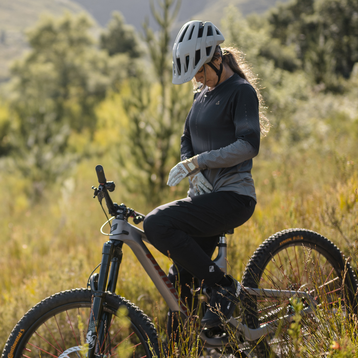 Jersey MTB Trail 3.0 Long Sleeve Women - Ghost Black Leatt