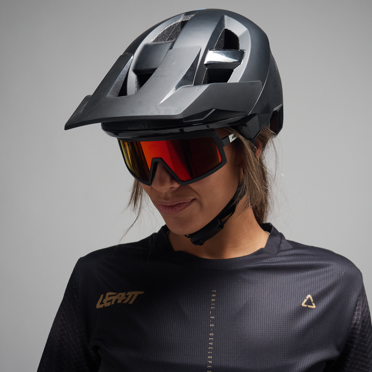 Sunglasses RideViz Mad - Black/White Iriz Cryztal Red 15 VLT